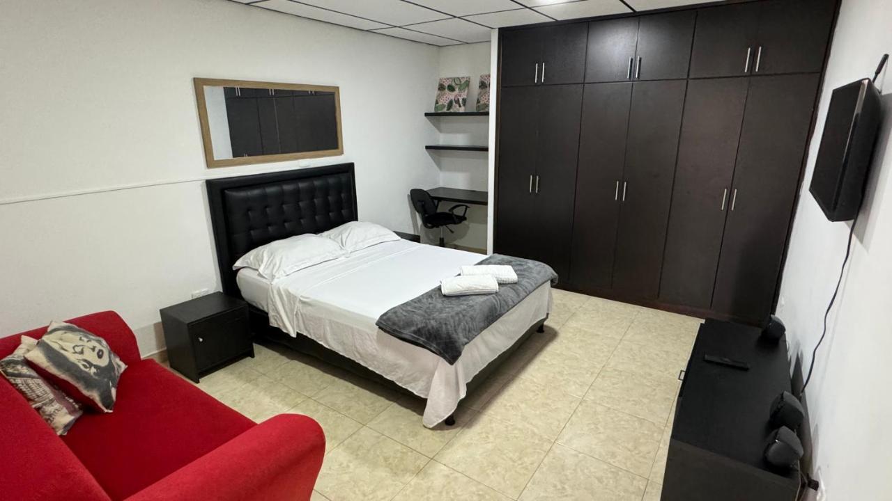 Acogedor Apartaestudio Ubicado En La Zona Rosa De Pereira Apartamento Exterior foto